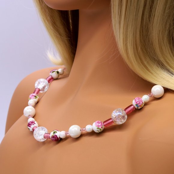 Three piece necklace set with painted beads, Crystals and Pearl beads. - Picture 4 of 9